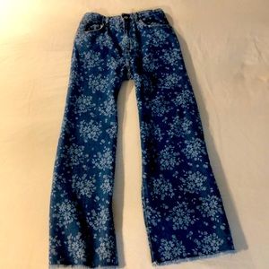 It’s a from Zara and it’s blue with white flowers.       Size:13-14.Cost: $10.00